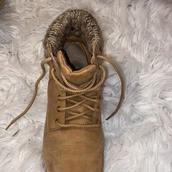 Timberlands - Picture 6 of 6